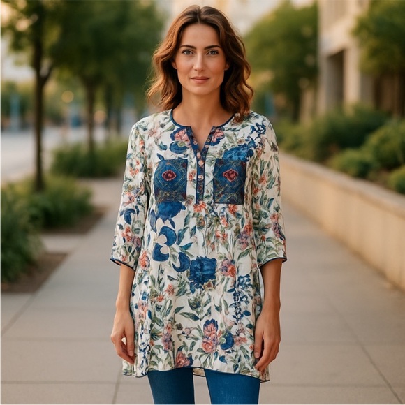 fig and flower Tops - Fig and Flower floral print tunic boho chic
